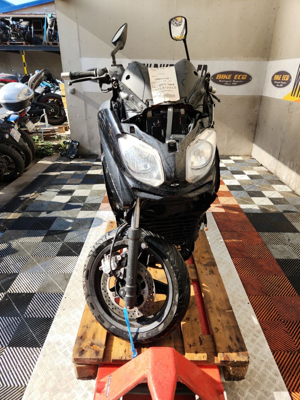 YAMAHA X-MAX 125 4