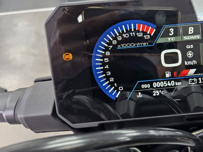 SUZUKI GSX-S 1000 ABS 4