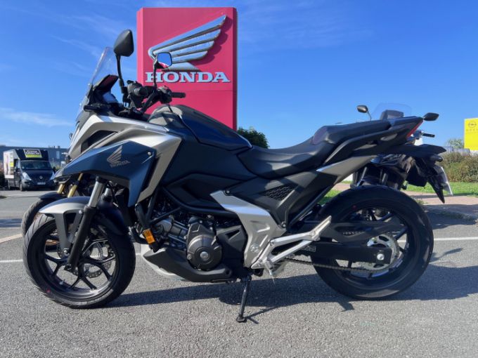 HONDA NC750X 4