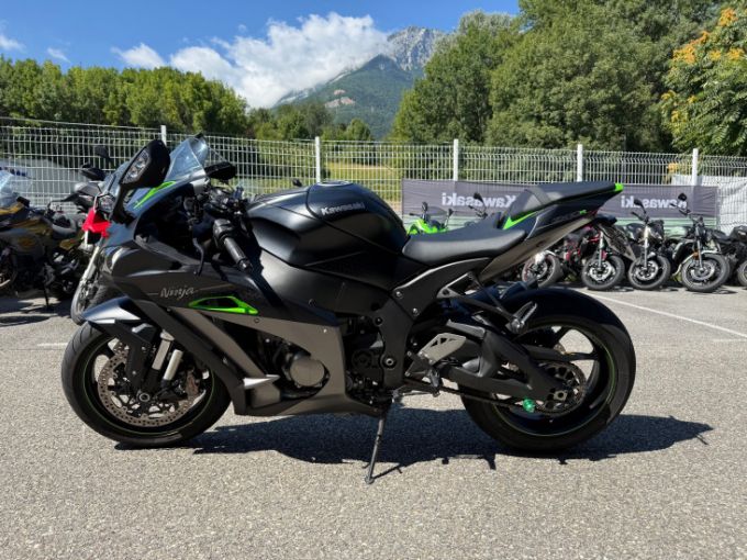 KAWASAKI ZX-10R 4