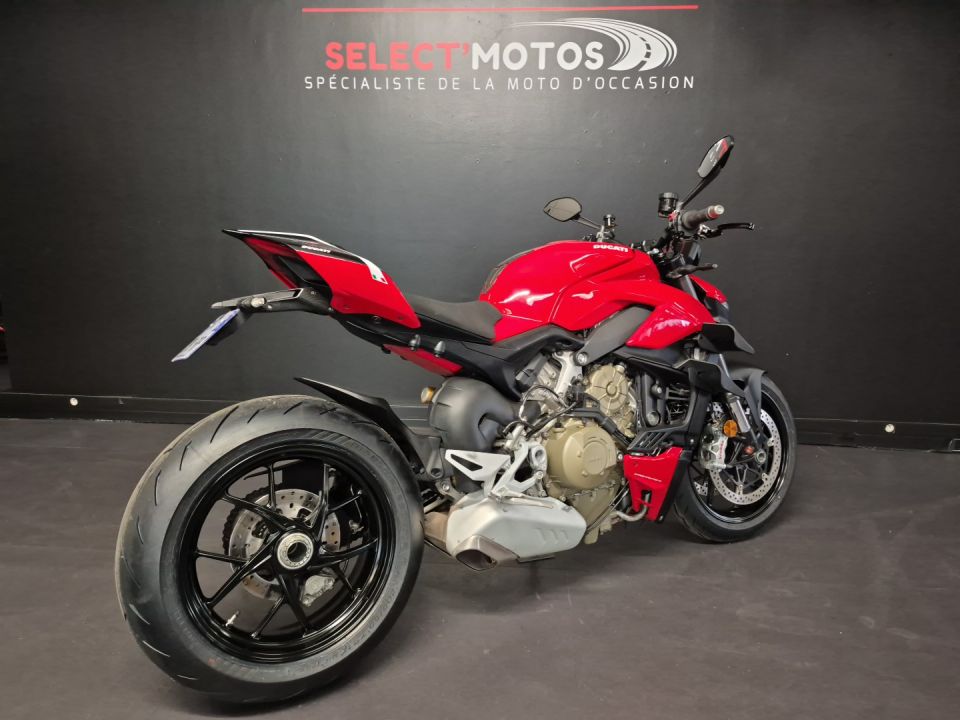 DUCATI Streetfighter V4 4