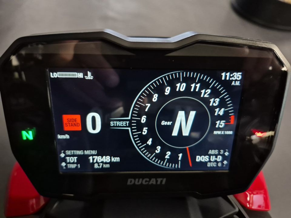 DUCATI Streetfighter V4 4