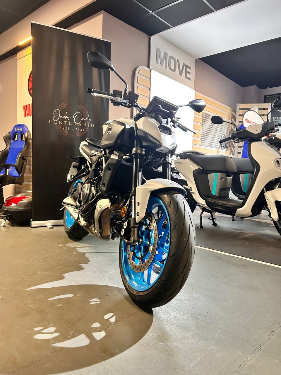 YAMAHA MT-07 (47.5CV) 4