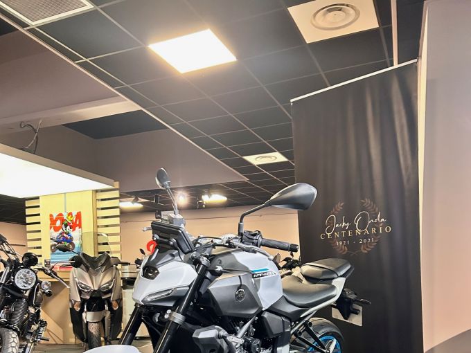 YAMAHA MT-07 (47.5CV) 4