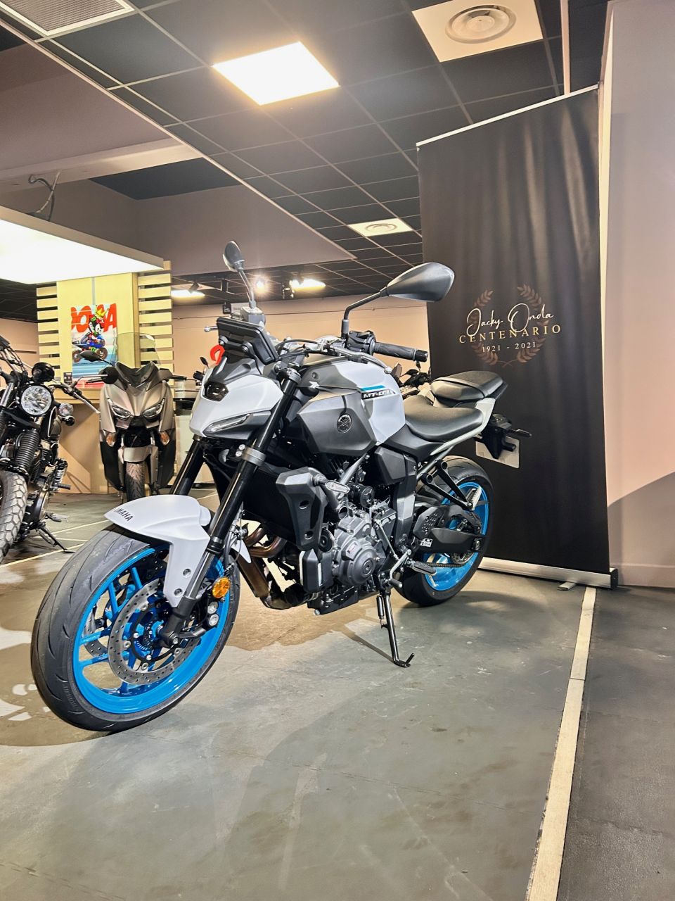 YAMAHA MT-07 (47.5CV) 4