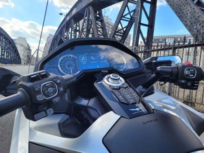 HONDA GL 1800 GOLDWING DCT 4