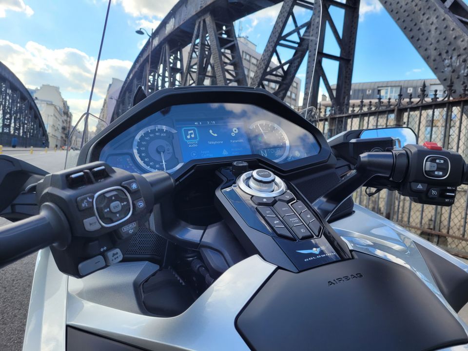 HONDA GL 1800 GOLDWING DCT 4