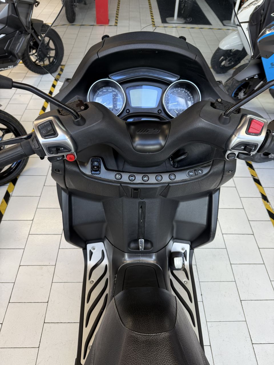 PIAGGIO MP3 500 HPE SPORT ABS/ASR 4