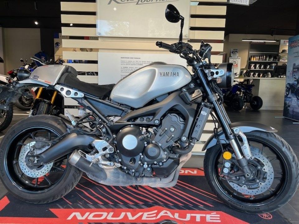 YAMAHA XSR 900 4