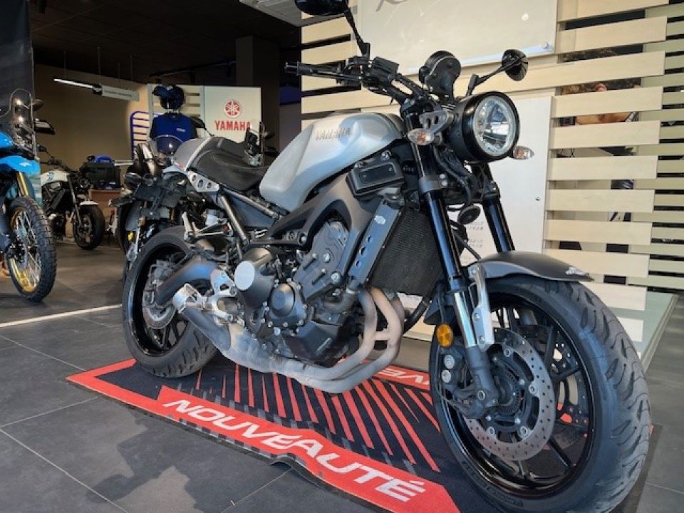 YAMAHA XSR 900 4