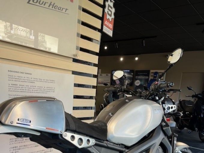 YAMAHA XSR 900 4