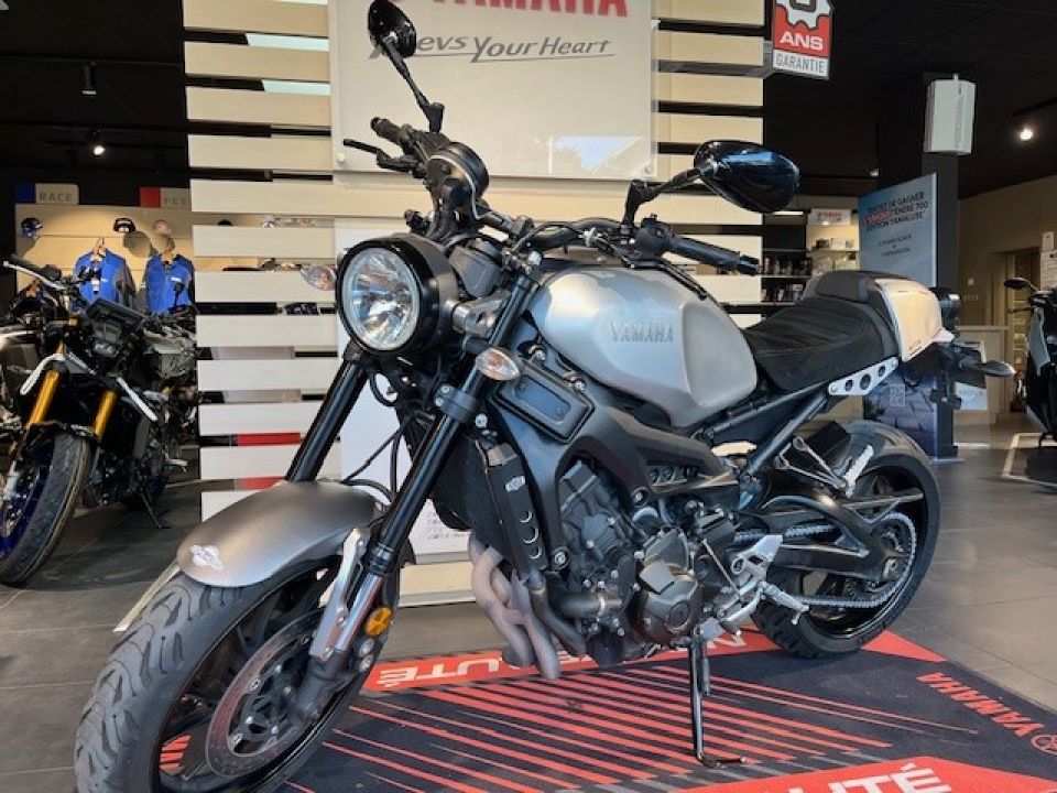 YAMAHA XSR 900 4