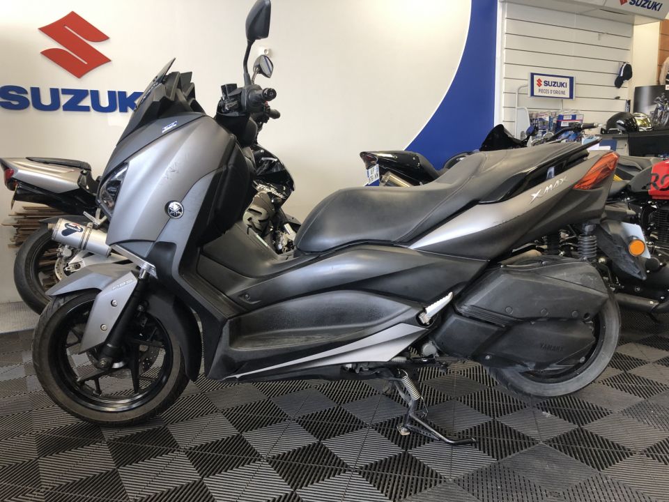 YAMAHA X-MAX 300 4