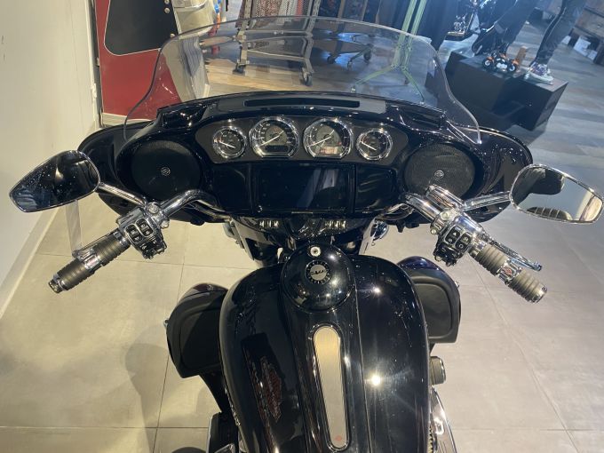 HARLEY-DAVIDSON TOURING ULTRA LIMITED 1923 CVO 4