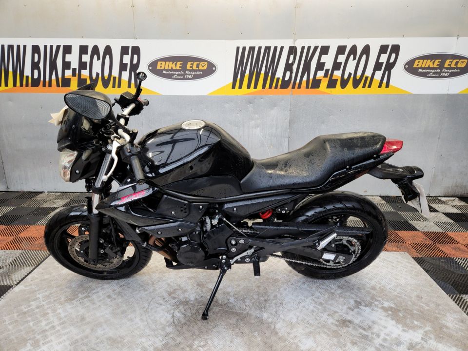YAMAHA XJ6-N 4