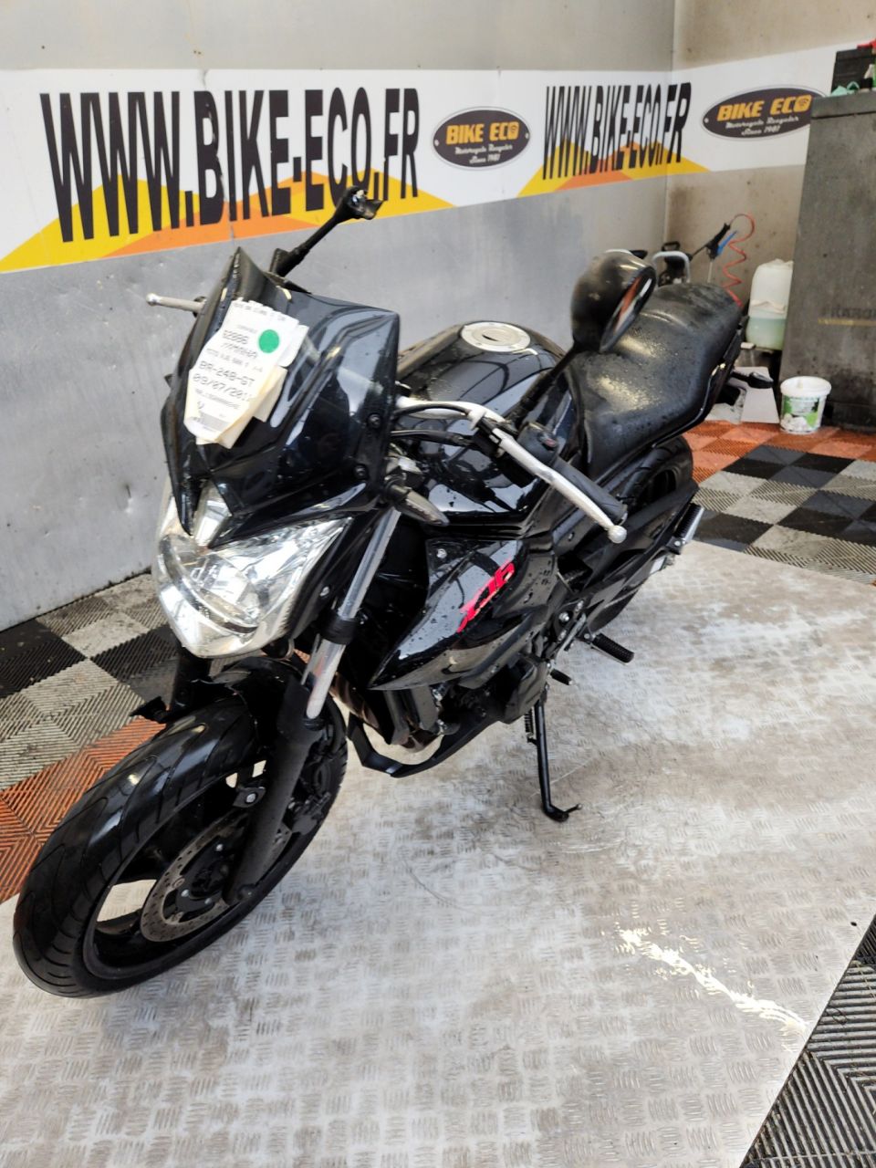 YAMAHA XJ6-N 4
