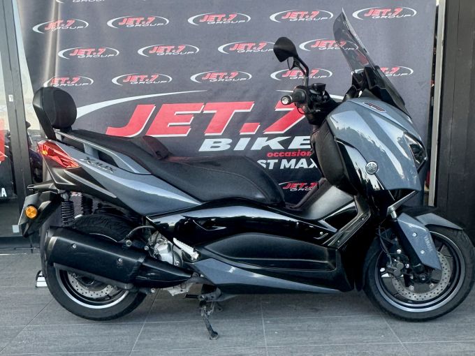 YAMAHA XMAX 300 Tech Max 4