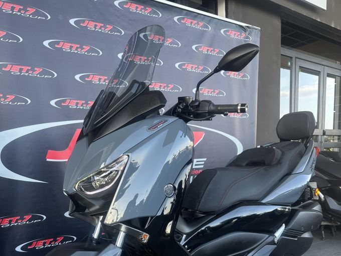 YAMAHA XMAX 300 Tech Max 4