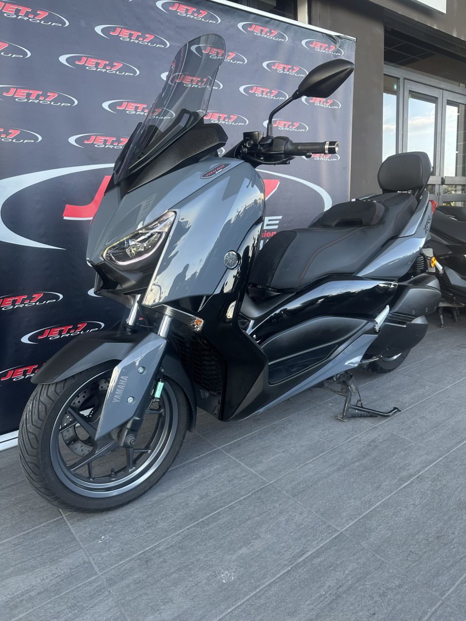 YAMAHA XMAX 300 Tech Max 4