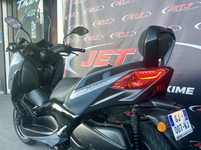 YAMAHA XMAX 300 Tech Max 4
