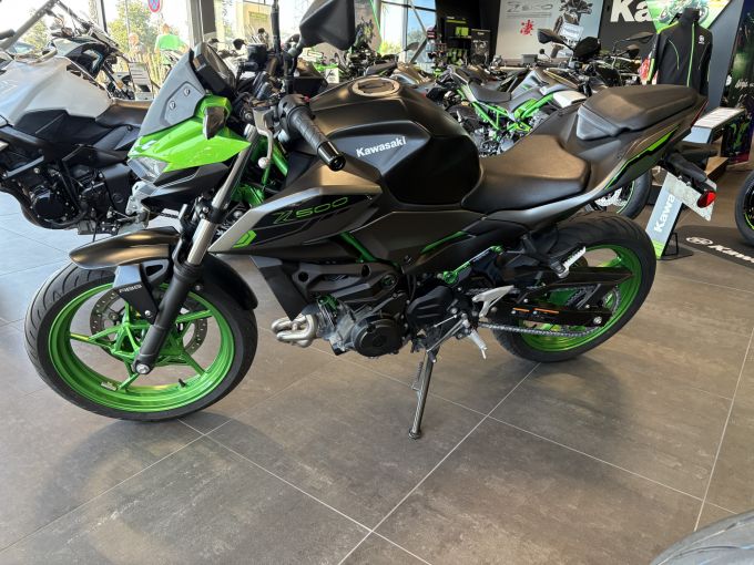 KAWASAKI Z 500 SE 4