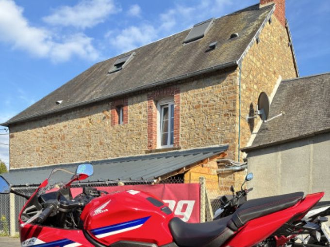 HONDA CBR650R 4