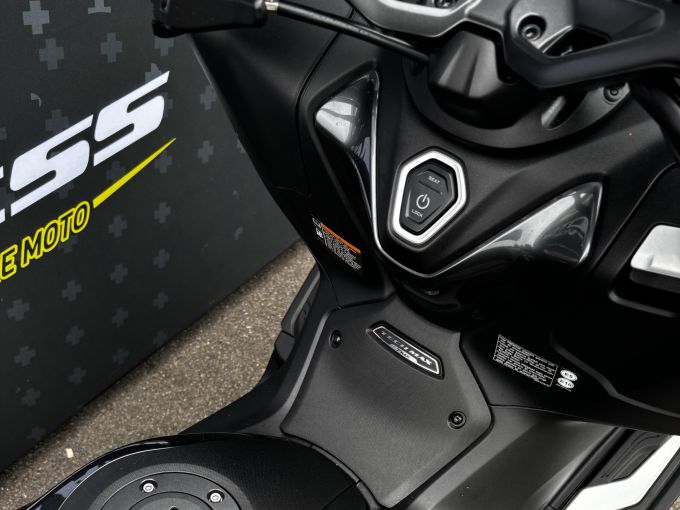 YAMAHA XP T-MAX 560 TECH MAX 4