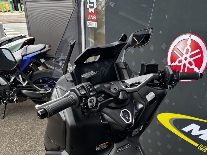 YAMAHA XP T-MAX 560 TECH MAX 4