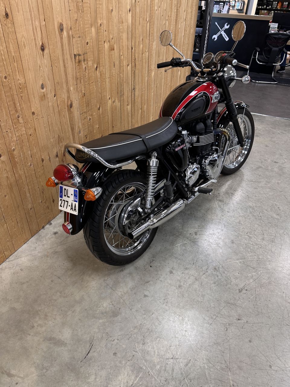 TRIUMPH Bonneville T100 4