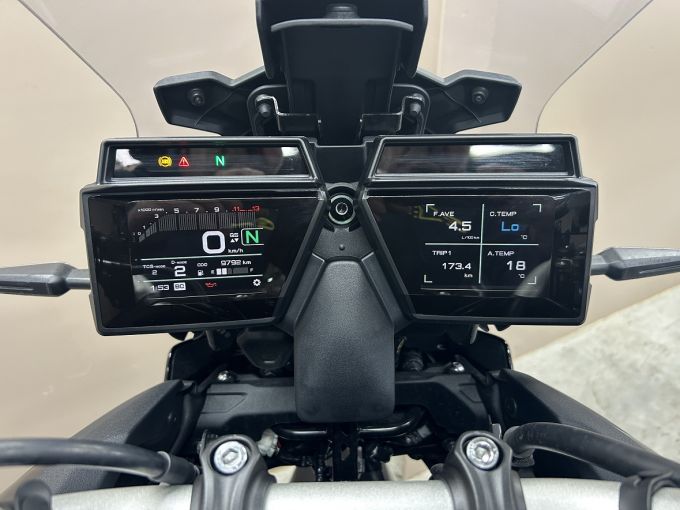 YAMAHA TRACER 9 4