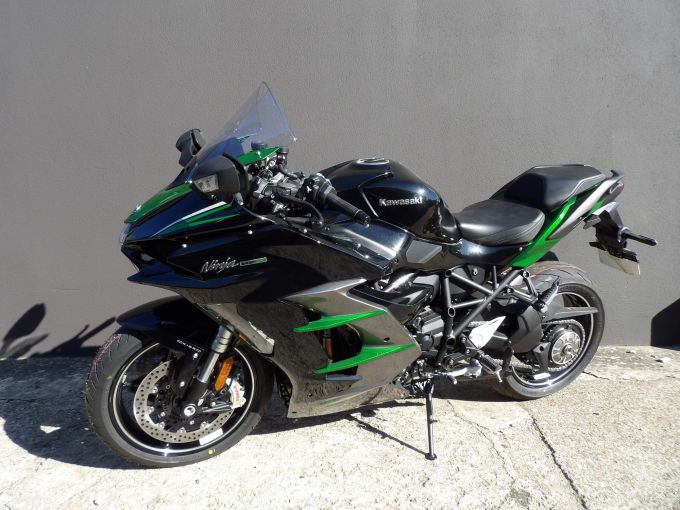 KAWASAKI Ninja H2 SX SE 4