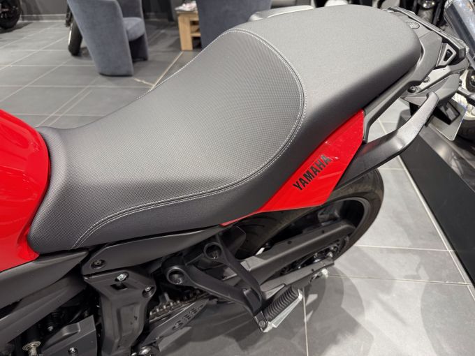 YAMAHA TRACER 7 4