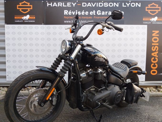 HARLEY-DAVIDSON SOFTAIL STREET BOB 1745 4