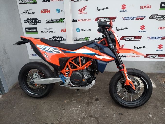 KTM 690 SMC R 4