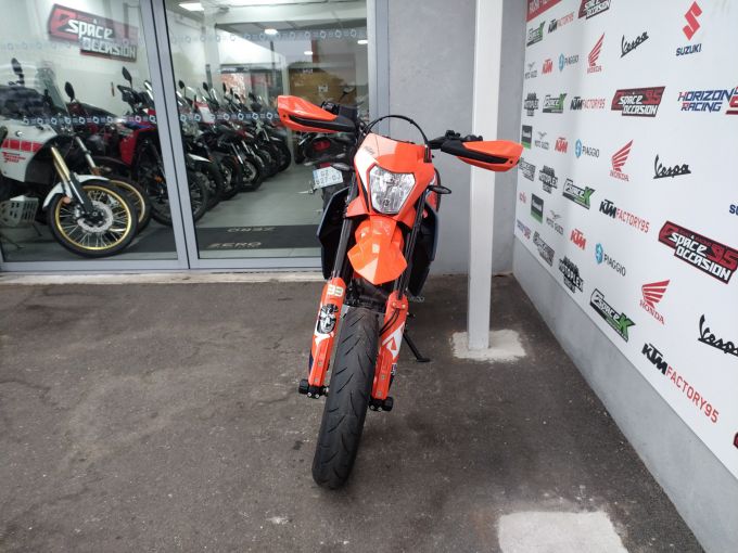 KTM 690 SMC R 4