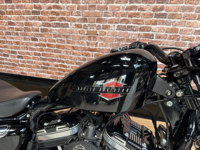 HARLEY-DAVIDSON SPORTSTER FORTY-EIGHT 1200 4