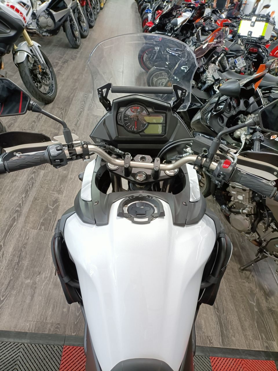 SUZUKI DL V-Strom 650 4