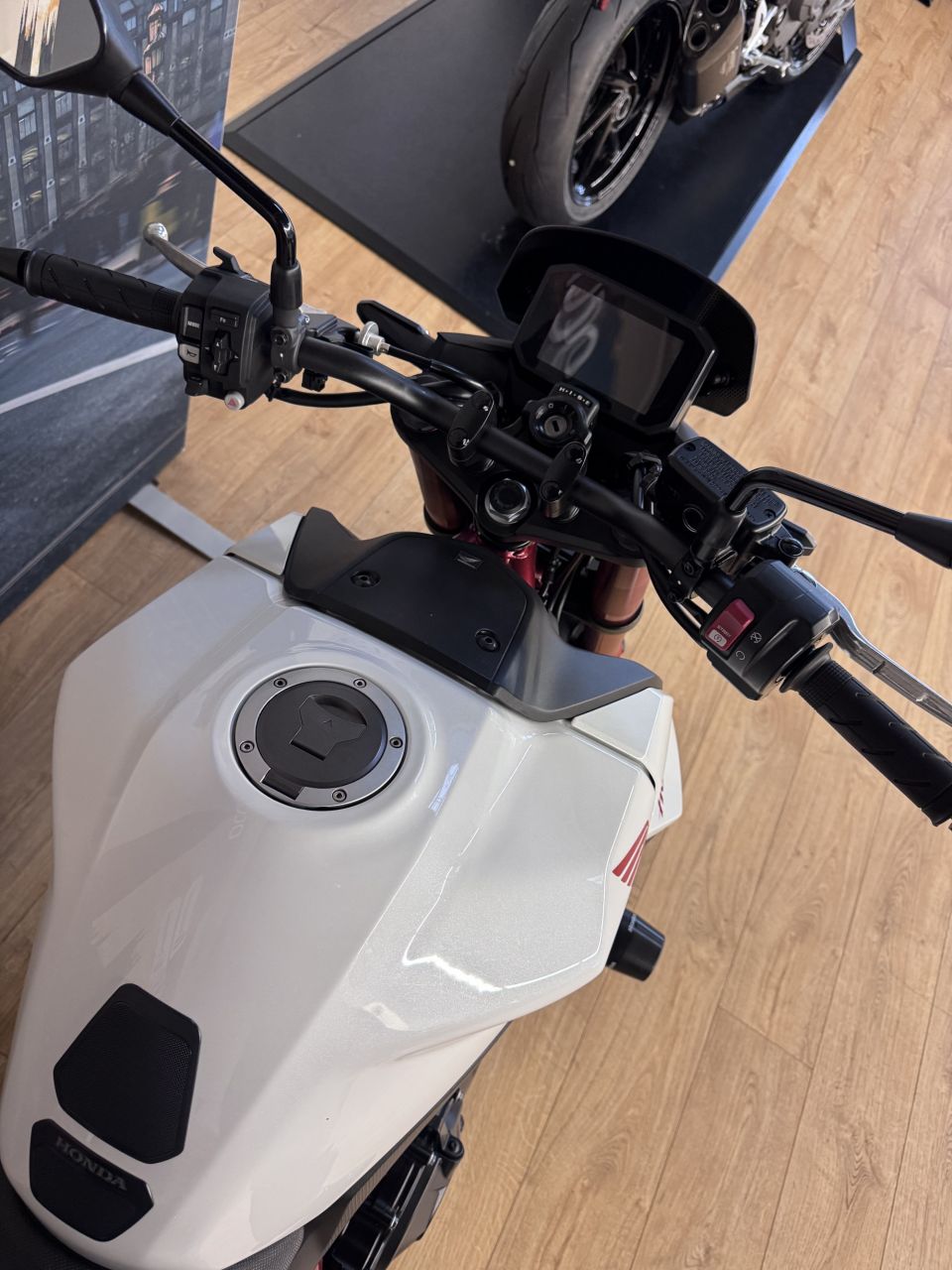 HONDA CB 750 HORNET 4