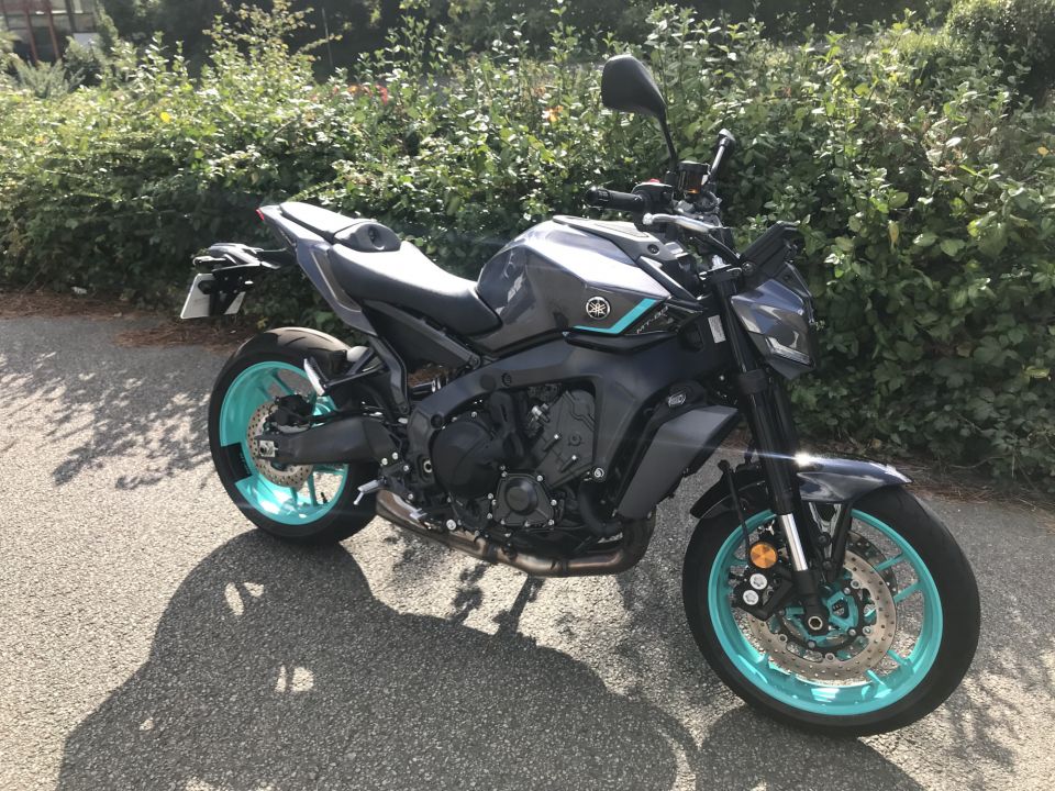 YAMAHA MT-09  Y-AMT 4