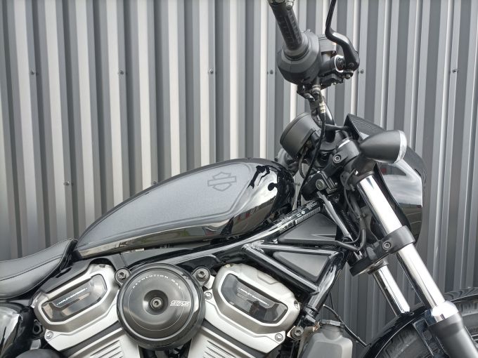 HARLEY-DAVIDSON SPORTSTER Nightster 975 RH 4