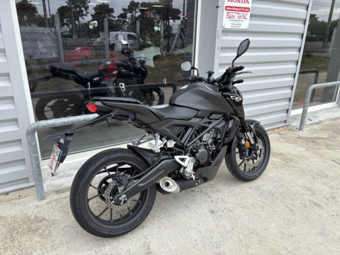 HONDA CB125R 4