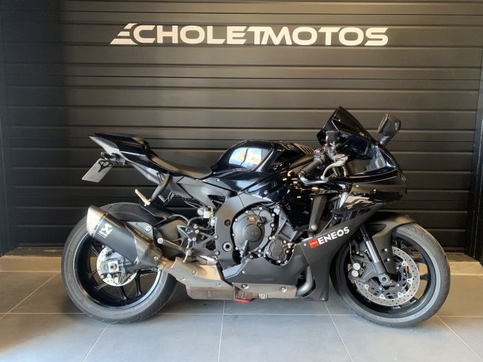 YAMAHA YZF 1000 R1 4