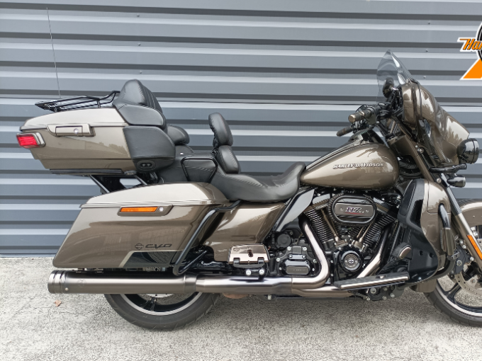HARLEY-DAVIDSON TOURING ELECTRA GLIDE 1923 ULTRA CVO 4