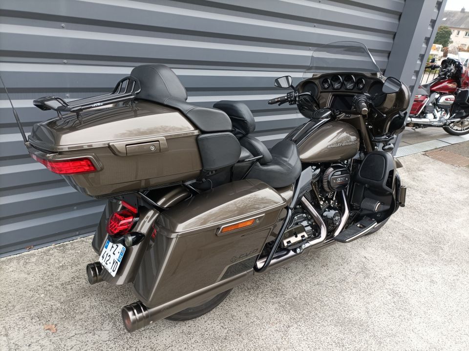 HARLEY-DAVIDSON TOURING ELECTRA GLIDE 1923 ULTRA CVO 4