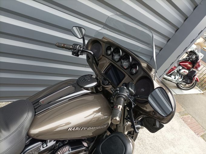 HARLEY-DAVIDSON TOURING ELECTRA GLIDE 1923 ULTRA CVO 4