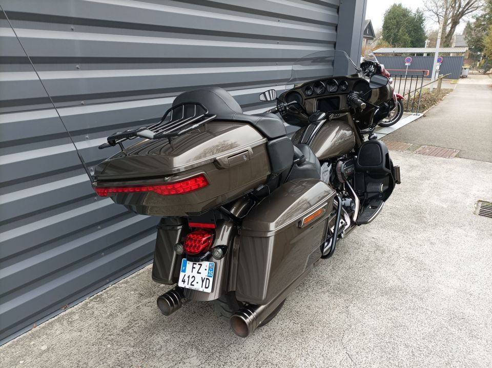 HARLEY-DAVIDSON TOURING ELECTRA GLIDE 1923 ULTRA CVO 4