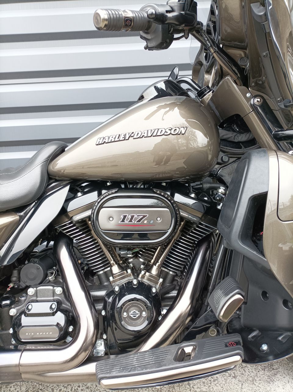 HARLEY-DAVIDSON TOURING ELECTRA GLIDE 1923 ULTRA CVO 4