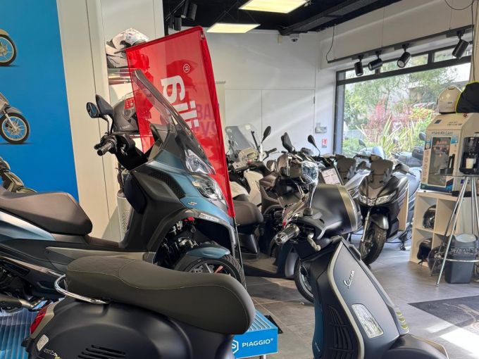 VESPA GTS 300 SUPER 4
