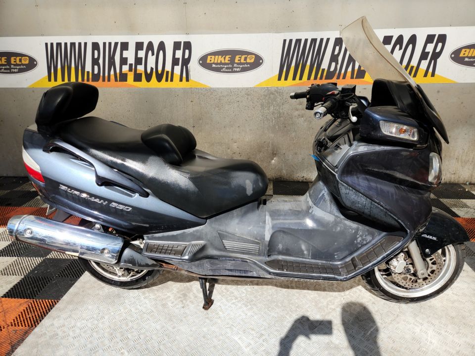 SUZUKI BURGMAN 650 4