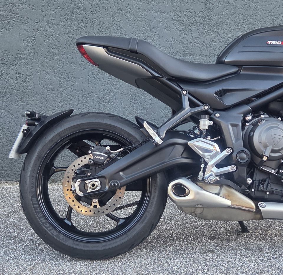 TRIUMPH TRIDENT 660 4